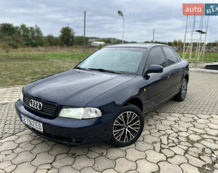 Синий Ауди А4, объемом двигателя 1.6 л и пробегом 400 тыс. км за 2350 $, фото 1 на Automoto.ua