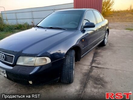 Синий Ауди А4, объемом двигателя 1.6 л и пробегом 0 тыс. км за 3000 $, фото 1 на Automoto.ua