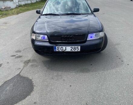 Синий Ауди А4, объемом двигателя 2.6 л и пробегом 305 тыс. км за 1600 $, фото 1 на Automoto.ua