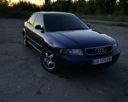 Синий Ауди А4, объемом двигателя 1.8 л и пробегом 500 тыс. км за 2800 $, фото 1 на Automoto.ua