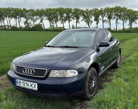 Синий Ауди А4, объемом двигателя 1.6 л и пробегом 339 тыс. км за 2950 $, фото 1 на Automoto.ua