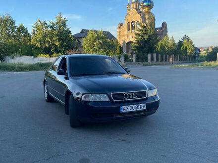 Синій Ауді А4, об'ємом двигуна 1.6 л та пробігом 328 тис. км за 4000 $, фото 1 на Automoto.ua