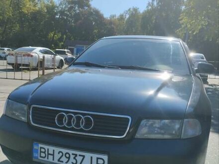 Синий Ауди А4, объемом двигателя 1.8 л и пробегом 315 тыс. км за 3400 $, фото 1 на Automoto.ua