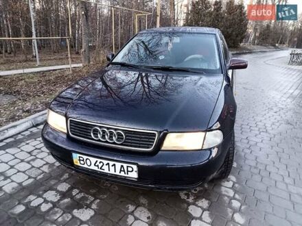 Синий Ауди А4, объемом двигателя 1.78 л и пробегом 326 тыс. км за 3800 $, фото 1 на Automoto.ua