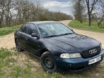 Синий Ауди А4, объемом двигателя 1.9 л и пробегом 400 тыс. км за 900 $, фото 1 на Automoto.ua