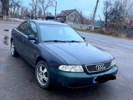 Ауди А4 1998 в Кременчуге на Automoto.ua Синий Ауди А4, объемом двигателя 18 л и пробегом 332 тыс. км за 2500 $, фото 1 на Automoto.ua