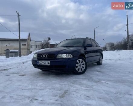 Синий Ауди А4, объемом двигателя 1.6 л и пробегом 309 тыс. км за 3700 $, фото 1 на Automoto.ua