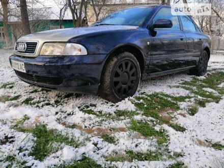 Ауді А4 1998 у Калуше на Automoto.ua Синій Ауді А4, об'ємом двигуна 1.6 л та пробігом 235 тис. км за 2600 $, фото 1 на Automoto.ua