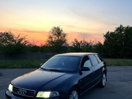 Ауди А4 1998 в Южноукраинске на Automoto.ua Синий Ауди А4, объемом двигателя 1.9 л и пробегом 300 тыс. км за 3200 $, фото 1 на Automoto.ua