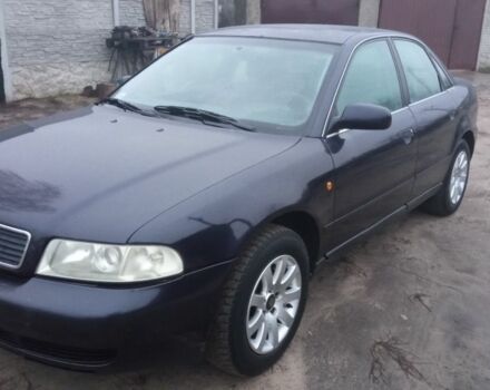 Синий Ауди А4, объемом двигателя 2 л и пробегом 300 тыс. км за 2000 $, фото 1 на Automoto.ua