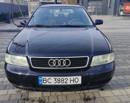 Синий Ауди А4, объемом двигателя 1.6 л и пробегом 350 тыс. км за 2500 $, фото 1 на Automoto.ua