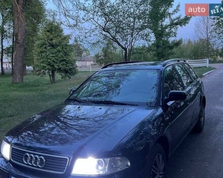 Синий Ауди А4, объемом двигателя 0 л и пробегом 400 тыс. км за 1750 $, фото 1 на Automoto.ua