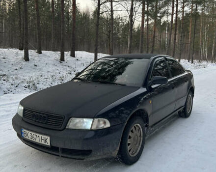 Синій Ауді А4, об'ємом двигуна 1.6 л та пробігом 220 тис. км за 3300 $, фото 1 на Automoto.ua