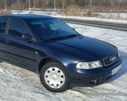 Синий Ауди А4, объемом двигателя 1.6 л и пробегом 375 тыс. км за 3500 $, фото 1 на Automoto.ua