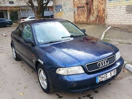 Синий Ауди А4, объемом двигателя 1.8 л и пробегом 364 тыс. км за 2000 $, фото 1 на Automoto.ua