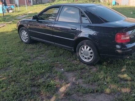 Синій Ауді А4, об'ємом двигуна 1.6 л та пробігом 314 тис. км за 3500 $, фото 1 на Automoto.ua