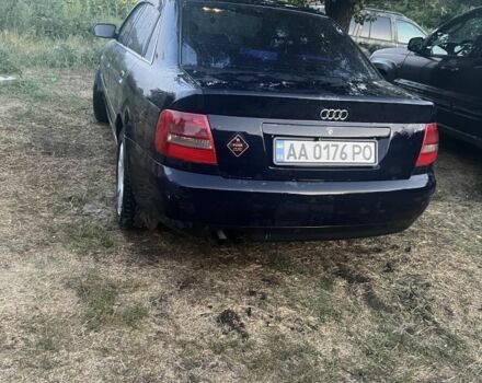 Синий Ауди А4, объемом двигателя 2.5 л и пробегом 326 тыс. км за 3000 $, фото 1 на Automoto.ua