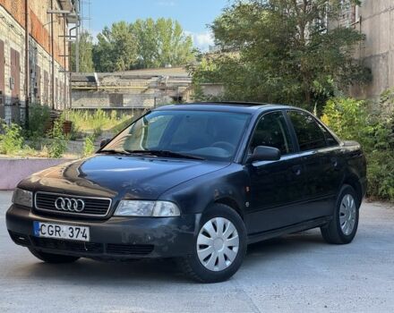 Синій Ауді А4, об'ємом двигуна 1.6 л та пробігом 300 тис. км за 999 $, фото 1 на Automoto.ua