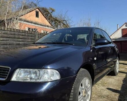 Синій Ауді А4, об'ємом двигуна 1.6 л та пробігом 221 тис. км за 3800 $, фото 1 на Automoto.ua