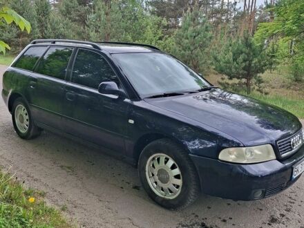 Синій Ауді А4, об'ємом двигуна 1.6 л та пробігом 288 тис. км за 3700 $, фото 1 на Automoto.ua