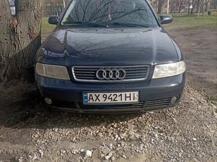 Синій Ауді А4, об'ємом двигуна 1.8 л та пробігом 237 тис. км за 4000 $, фото 1 на Automoto.ua