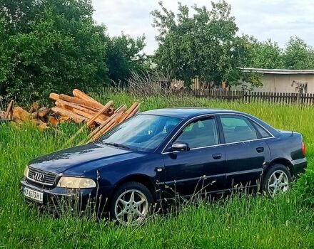 Синий Ауди А4, объемом двигателя 2.4 л и пробегом 323 тыс. км за 2900 $, фото 1 на Automoto.ua