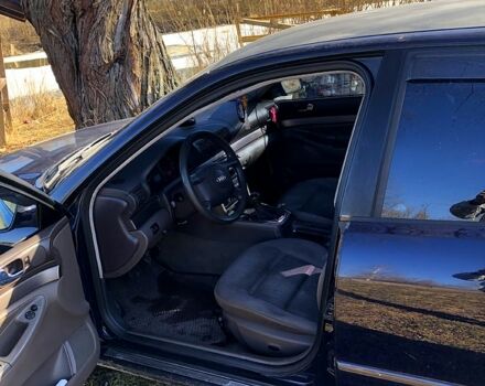 Синій Ауді А4, об'ємом двигуна 1.8 л та пробігом 280 тис. км за 3200 $, фото 1 на Automoto.ua