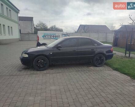 Синий Ауди А4, объемом двигателя 1.78 л и пробегом 300 тыс. км за 2900 $, фото 1 на Automoto.ua