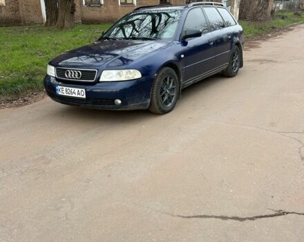Синий Ауди А4, объемом двигателя 5 л и пробегом 260 тыс. км за 4200 $, фото 1 на Automoto.ua