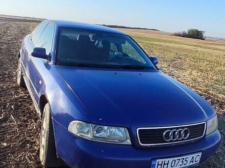 Синий Ауди А4, объемом двигателя 1.78 л и пробегом 450 тыс. км за 2100 $, фото 1 на Automoto.ua