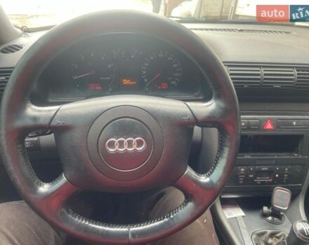 Синій Ауді А4, об'ємом двигуна 1.6 л та пробігом 327 тис. км за 3500 $, фото 1 на Automoto.ua