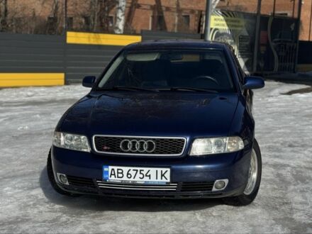 Синий Ауди А4, объемом двигателя 1.6 л и пробегом 284 тыс. км за 3999 $, фото 1 на Automoto.ua