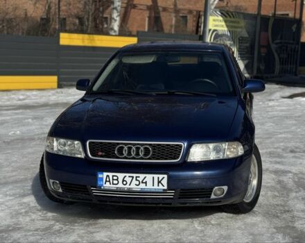 Синій Ауді А4, об'ємом двигуна 1.6 л та пробігом 284 тис. км за 3999 $, фото 1 на Automoto.ua