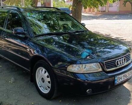 Синій Ауді А4, об'ємом двигуна 1.6 л та пробігом 320 тис. км за 3500 $, фото 1 на Automoto.ua