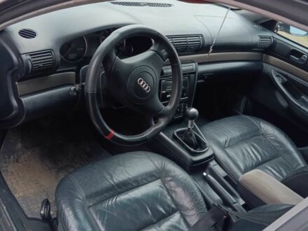 Синій Ауді А4, об'ємом двигуна 2.5 л та пробігом 260 тис. км за 3300 $, фото 1 на Automoto.ua