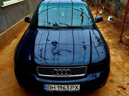 Синий Ауди А4, объемом двигателя 1.6 л и пробегом 320 тыс. км за 4500 $, фото 1 на Automoto.ua