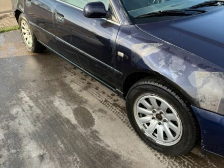 Синій Ауді А4, об'ємом двигуна 2 л та пробігом 167 тис. км за 1023 $, фото 1 на Automoto.ua