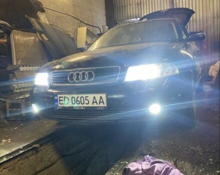 Синий Ауди А4, объемом двигателя 1.8 л и пробегом 248 тыс. км за 1350 $, фото 1 на Automoto.ua