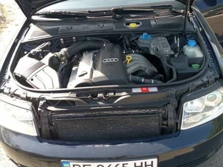 Синий Ауди А4, объемом двигателя 1.6 л и пробегом 237 тыс. км за 6000 $, фото 1 на Automoto.ua