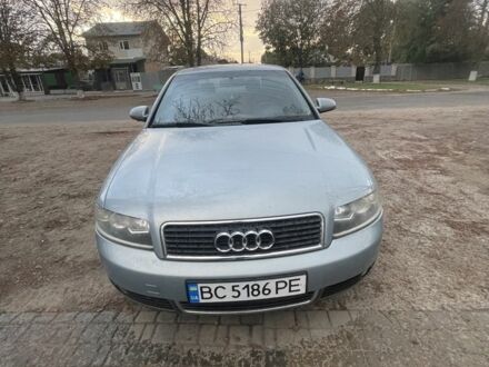 Ауді А4 2001 у Борисполе на Automoto.ua Синій Ауді А4, об'ємом двигуна 2 л та пробігом 210 тис. км за 4500 $, фото 1 на Automoto.ua