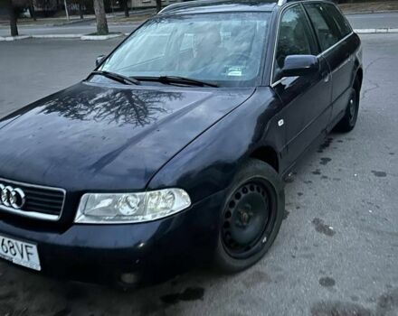Синій Ауді А4, об'ємом двигуна 2 л та пробігом 1000 тис. км за 1900 $, фото 1 на Automoto.ua