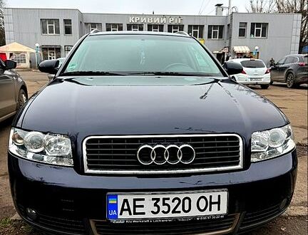 Синій Ауді А4, об'ємом двигуна 2 л та пробігом 157 тис. км за 6500 $, фото 1 на Automoto.ua