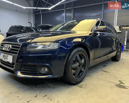 Синий Ауди А4, объемом двигателя 2 л и пробегом 299 тыс. км за 10000 $, фото 1 на Automoto.ua