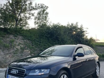 Ауді А4 2010 у Івано-Франківську на Automoto.ua Синій Ауді А4, об'ємом двигуна 2 л та пробігом 277 тис. км за 9400 $, фото 1 на Automoto.ua