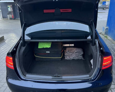 Синій Ауді А4, об'ємом двигуна 2 л та пробігом 202 тис. км за 10500 $, фото 1 на Automoto.ua