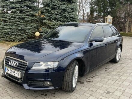 Синий Ауди А4, объемом двигателя 2 л и пробегом 275 тыс. км за 9400 $, фото 1 на Automoto.ua
