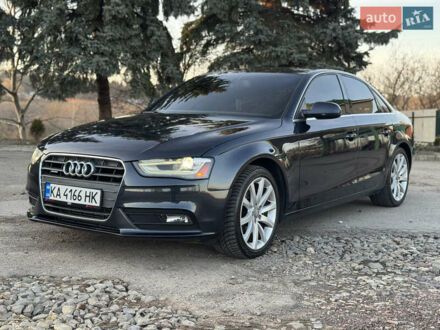 Ауді А4 2013 у Дрогобичі на Automoto.ua Синій Ауді А4, об'ємом двигуна 2 л та пробігом 192 тис. км за 13800 $, фото 1 на Automoto.ua
