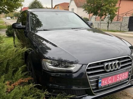 Синій Ауді А4, об'ємом двигуна 2 л та пробігом 216 тис. км за 10679 $, фото 1 на Automoto.ua