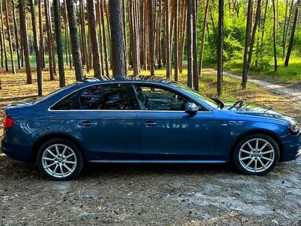 Ауді А4 2015 у Новых Санжарах на Automoto.ua Синій Ауді А4, об'ємом двигуна 2 л та пробігом 113 тис. км за 16500 $, фото 1 на Automoto.ua