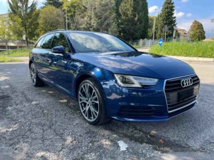 Синий Ауди А4, объемом двигателя 2 л и пробегом 88 тыс. км за 5650 $, фото 1 на Automoto.ua